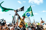Gabriel Medina se tornou bicampeão do Circuito Mundial de Surfe em Pipeline, no Havaí. (Foto: Ed Sloane Photo/WSL)