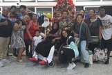 Deise Cipriano, do Fat Family, ao lado de amigos e familiares no dia em que recebeu alta do hospital. (Foto: Reprodução/Instagram)