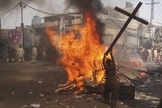 Muçulmanos fazem protesto violento contra cristãos no Paquistão. (Foto: ICC)