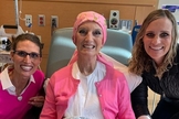 Anne Graham Lotz (ao centro), com suas duas filhas. (Foto: Instagram / Reprodução)