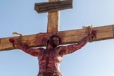 Novela da Record exibe a crucificação de Jesus. (Foto: Edu Moraes/Divulgação/TV Record)