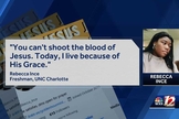 Rebeca Ince ajudou a montar uma barricada e liderou seus colegas em oração para sobreviverem ao tiroteio na Universidade da Carolina do Norte, em Charlotte. (Imagem: WXII)