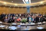 Cristãos e judeus se reuniram para estudo bíblico no Knesset, o parlamento de Israel. (Foto: Eliyahu Berkowitz/Breaking Israel News)