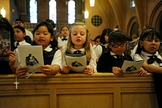 Escolas católicas na Austrália ensinam que Deus tem ‘gênero neutro’. (Foto: Reprodução/StoryFox)