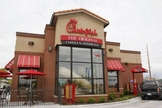 A rede de fast-food Chick-Fil-A deixa claro que seu objetivo corporativo é "glorificar a Deus, sendo um administrador fiel de tudo o que lhes é confiado" (Foto: Kansas.com)