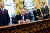 O governo Trump impôs uma nova regra sobre a lei chamada "Título X", proibindo que clínicas de aborto recebessem financiamento público. (Foto: AFP)