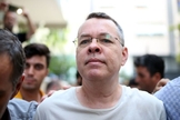 Andrew Brunson ficou preso injustamente por mais de 700 dias na Turquia. (Foto: NPR)