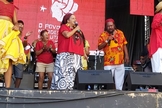 Mãe de Santo Elizabeth de Oliveira discursou durante o Festival Lula Livre, em Pernambuco. (Foto: Foto: Douglas Hacknen/Portal de Prefeitura)