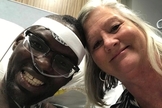 Jonathan Pinkard e Lori Wood sorriem após um transplante de coração bem-sucedido. (Foto: Arquivo pessoal)