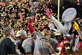 Patrick Mahomes se tornou o primeiro quarterback nomeado MVP. (Foto: Reuters/Mike Blake)