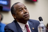 Ben Carson está à frente do Departamento de Habitação e Desenvolvimento Urbano dos EUA. (Foto: Andrew Harnik/Associated Press)
