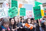 Após um referendo, a Irlanda aprovou a legalização do aborto. (Foto: Amnesty)