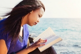 Leitura da Bíblia tem sido considerada algo desafiador e de relativa dificuldade de entendimento para mais da metade dos cristãos dos EUA. (Foto: Getty Images)
