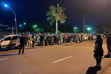 Cristãos oram em frente ao Hospital Regional de Campo Grande. (Foto: Divulgação)