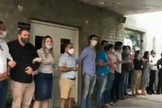 Grupo pró-vida durante manifestação em frente ao hospital em Recife. (Foto: Reprodução)
