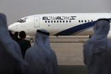 Os voos de Israel para os Emirados Árabes Unidos poderão cruzar o espaço aéreo da Arábia Saudita. (Foto: Reuters/Christopher Pike)