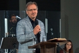 O pastor Theodor Oprenov liderou o devocional bíblico durante o Dia Nacional de Oração de 2020 na Bulgária. (Imagem: Evangelical Focus)