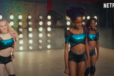 O filme "Cuties" ("Lindinhas") expõe garotas de 11 anos em cenas com danças sensualizadas e até de nudez parcial. (Imagem: Netflix / Reprodução)