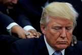 Donald Trump já recebeu por diversas vezes, líderes cristãos para orar no Salão Oval da Casa Branca. (Foto: KEVIN LAMARQUE / REUTERS)