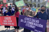 Evangélicos reunidos na Praça San Martin para orar pelo Peru e pedir abertura de igrejas. (Foto: Manuel Rojas)