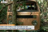 Família de pastor sobrevive a queda de Kombi em ribanceira em Londrina. (Foto: Cidade Alerta/Ric Mais)