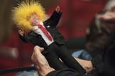Feiticeiros fazem vudu de Trump para lançar feitiços sobre o presidente dos EUA. (Foto: Medium.com)