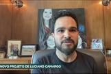 Luciano Camargo gravou as músicas de seu novo álbum gospel para um especial de fim de ano, que será apresentado na rede Record. (Imagem: Rede Record / Reprodução)