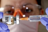 Empresa farmacêutica sediada em Jerusalém irá iniciar testes clínicos para desenvolver a primeira vacina oral da Covid-19. (Foto: Dado Ruvić/Reuters)