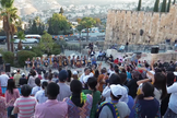 Cristãos orando em Jerusalém. (Foto: Captura de tela/YouTube/JHOPFAN)