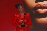 Samara Joy na premiação do Grammy. (Foto: Reprodução/YouTube/Recording Academy/GRAMMYs)