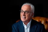 O pastor John MacArthur morreu na Califórnia, aos 86 anos. (Foto: Grace Community Church/Facebook)