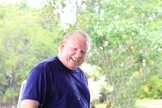 Hoje Keith Jackson é pastor e atua no resgate de pessoas marginalizadas. (Foto: Sure Foundation Puna)