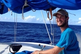 Aaron Bremner tem 24 anos, é integrante da tripulação do barco Hawaii Aloha e segue desaparecido
