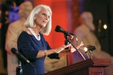 Filha de Billy Graham, a evangelista Anne Graham Lotz, durante ministração nos EUA. (Foto: Billy Graham Evangelistic Association)