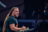 O evangelista Todd White esclarece que a falta de cura não é provocada pela falta de fé. (Foto: Reprodução/Facebook)
