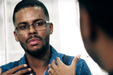 Felipe Monteiro contou seu testemunho de vida na série “Saudade”, do cantor Thalles Roberto. (Foto: Reprodução/YouTube)