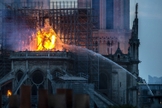 Incêndio na Catedral de Notre Dame, em abril de 2019, chamou a atenção para ataques contra igrejas na França. (Foto: Veronique de Viguerie/Getty Images)
