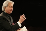 Benny Hinn testemunha restauração em período de vida espiritual morta. (Charisma News)