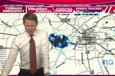 O meteorologista da WTVA ora pelos moradores de Amory, Mississippi, enquanto um tornado os atinge. (Foto: Reprodução/Twitter/BNO News Live)