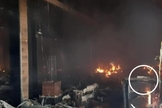 No círculo branco é possível ver a Bíblia intacta em meio às chamas. (Foto: Bombeiros de Maringá)