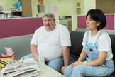 Richard e sua esposa, Jesse, se mudaram para Taiwan após sua primeira viagem. (Foto: Reprodução/CBN News)