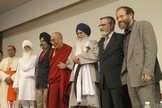 Líderes religiosos incentivam a união entre pessoas de diferentes religiões. (Foto: The Elijah Interfaith Institute)