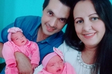 Geisislaine e Isaac celebram o nascimento das filhas após 19 anos de tentativas. (Foto: Arquivo pessoal)