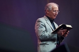 John Piper em ministração na conferência Passion 2012 em Atlanta, nos EUA. (Foto: Andrew Shepherd)