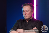 Elon Musk em entrevista a um site conservador de sátira de notícias cristãs. (Foto: The Babylon Bee)