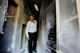 Judeu analisa estrago causado por incêndio em seminário ortodoxo grego, em Jerusalém