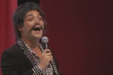 O humorista Eduardo Sterblitch faz o papel de um "pastor", que conta com assistentes de palco seminuas, não dispensa o uso de um vocabulário de baixo calão e tem o diabo como convidado em um tipo de "culto-talkshow"