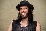 Russell Brand é ator, colunista e comediante. Seu discurso contra a pornografia tornou-se viral após o lançamento do filme "50 Tons de Cinza"