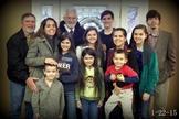 Família Stanley reunida em uma breve visita, depois de seus sete filhos serem levados sob custódia dos pais. (Facebook/ Bring the Stanley kids home)
