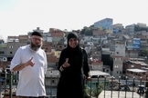 Kaab Al Qadir e Aniza Zafira, na Favela Cultura Física, em Embu das Artes. (César Rosati/CBN)